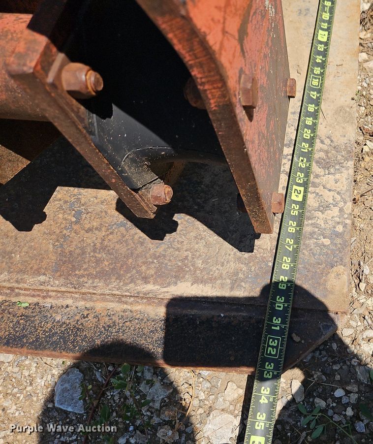 image for item EI8208 Backhoe plate compactor 