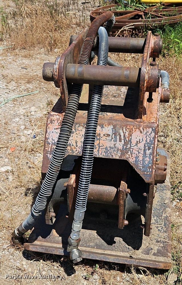 image for item EI8209 Excavator plate compactor 