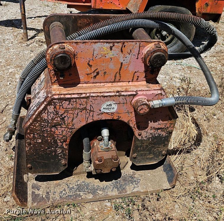 image for item EI8209 Excavator plate compactor 