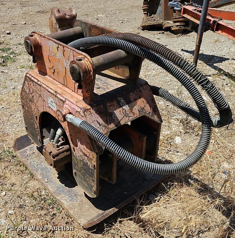 image for item EI8209 Excavator plate compactor 