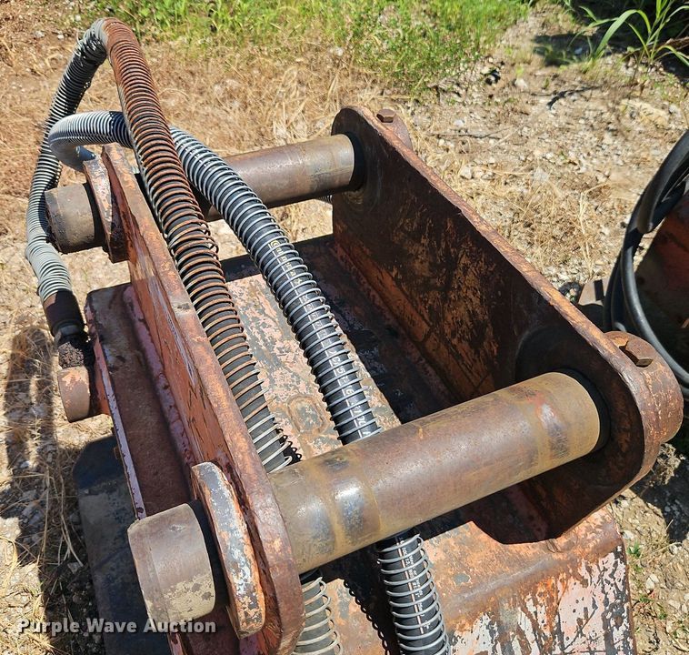 image for item EI8209 Excavator plate compactor 