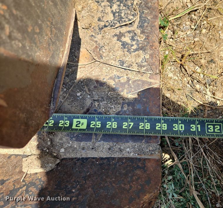 image for item EI8209 Excavator plate compactor 