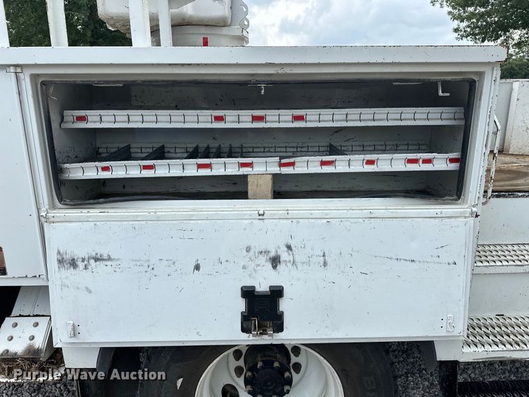 image for item EJ4450 2015 Freightliner  Business Class M2 bucket truck