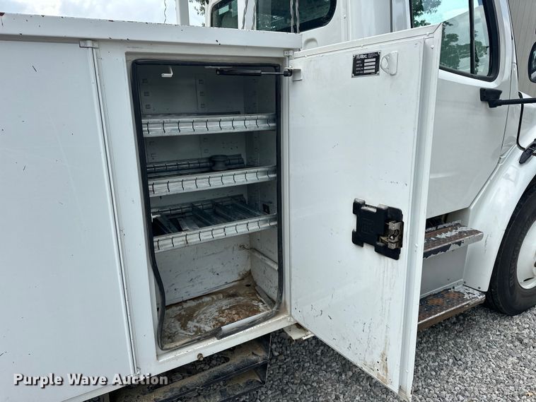 image for item EJ4450 2015 Freightliner  Business Class M2 bucket truck