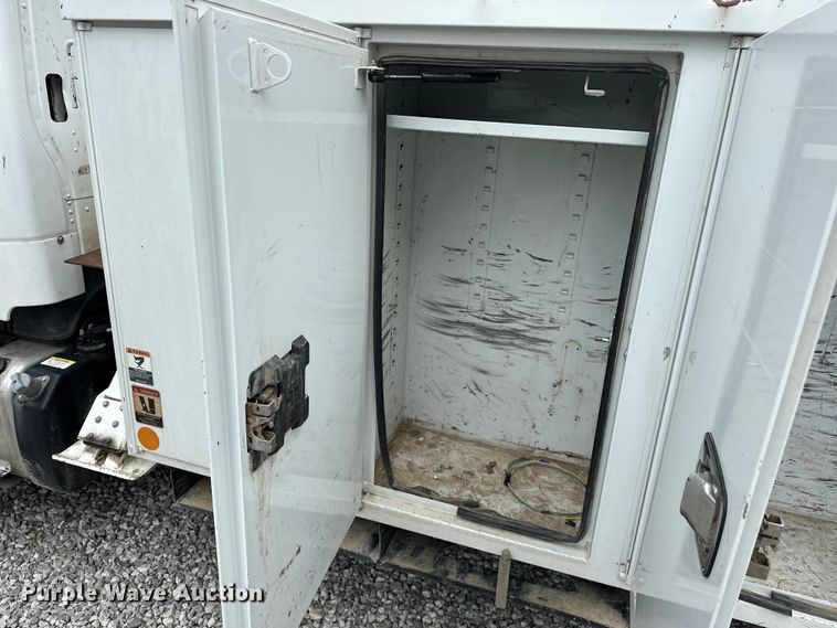 image for item EJ4450 2015 Freightliner  Business Class M2 bucket truck