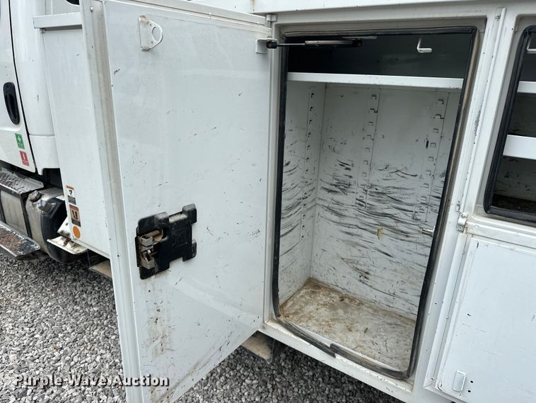 image for item EJ4450 2015 Freightliner  Business Class M2 bucket truck