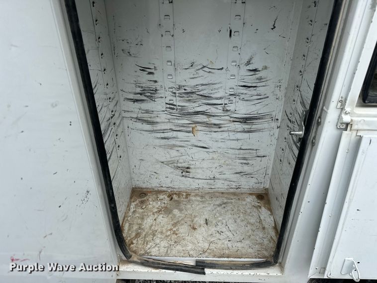 image for item EJ4450 2015 Freightliner  Business Class M2 bucket truck