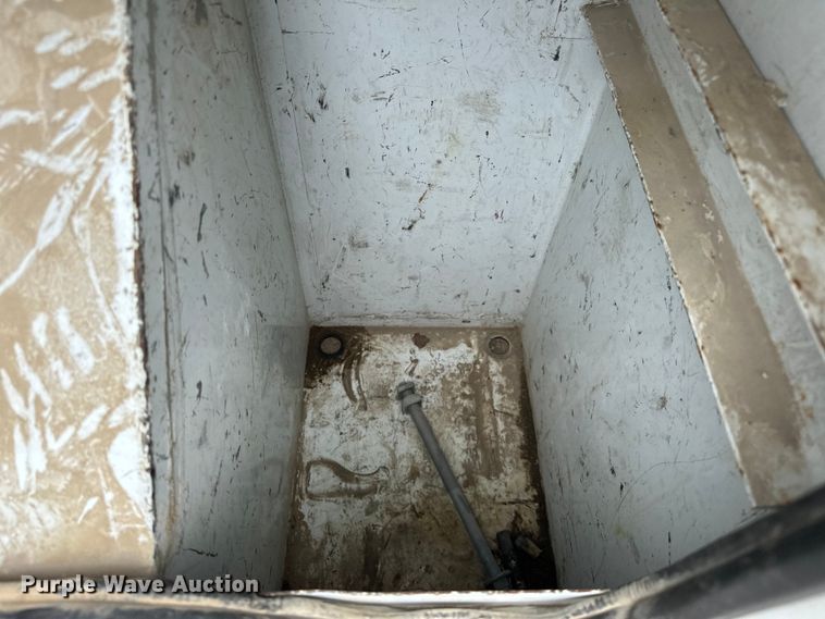 image for item EJ4450 2015 Freightliner  Business Class M2 bucket truck