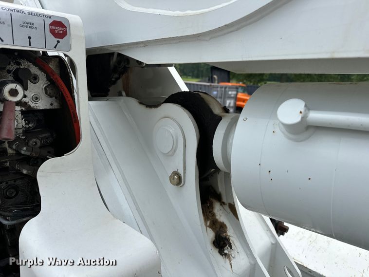 image for item EJ4450 2015 Freightliner  Business Class M2 bucket truck