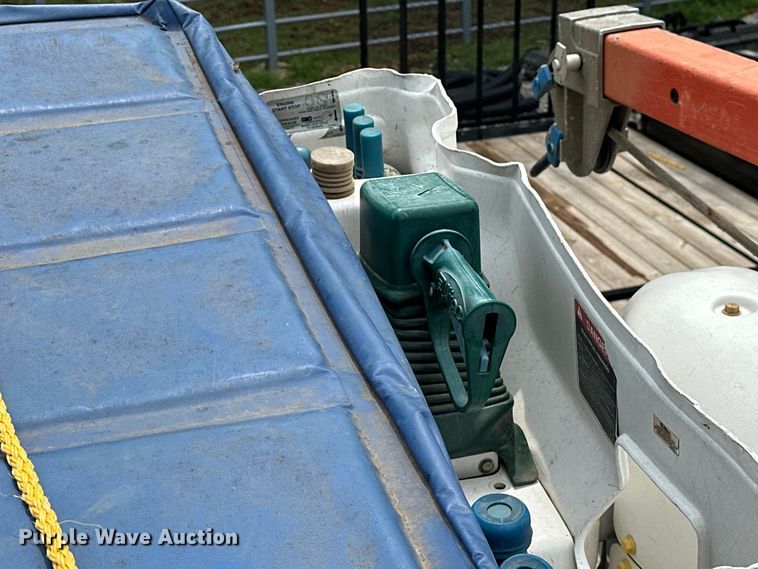 image for item EJ4450 2015 Freightliner  Business Class M2 bucket truck