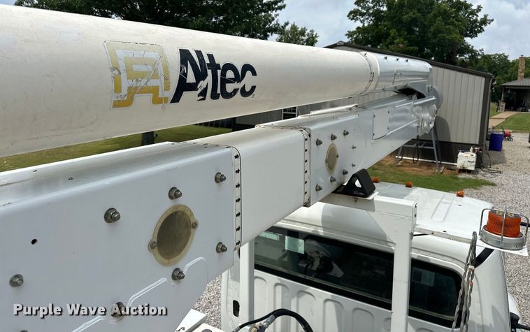 image for item EJ4450 2015 Freightliner  Business Class M2 bucket truck