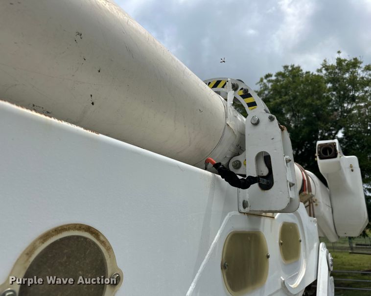 image for item EJ4450 2015 Freightliner  Business Class M2 bucket truck