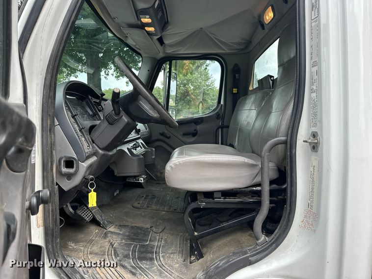 image for item EJ4450 2015 Freightliner  Business Class M2 bucket truck