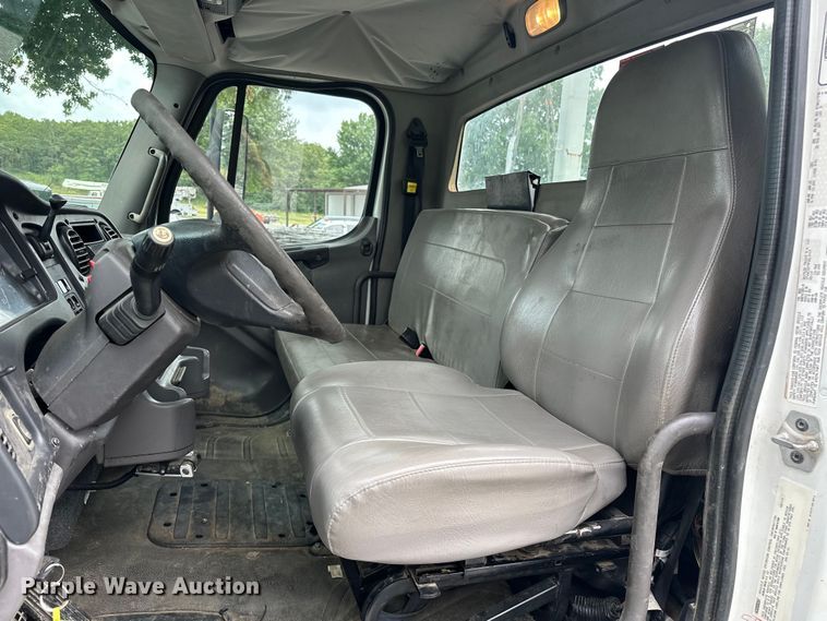 image for item EJ4450 2015 Freightliner  Business Class M2 bucket truck