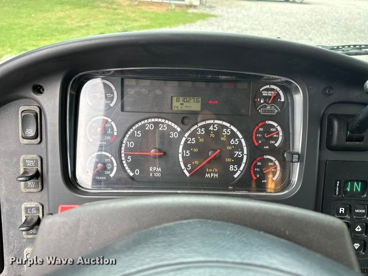 image for item EJ4450 2015 Freightliner  Business Class M2 bucket truck