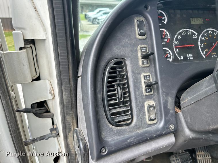 image for item EJ4450 2015 Freightliner  Business Class M2 bucket truck