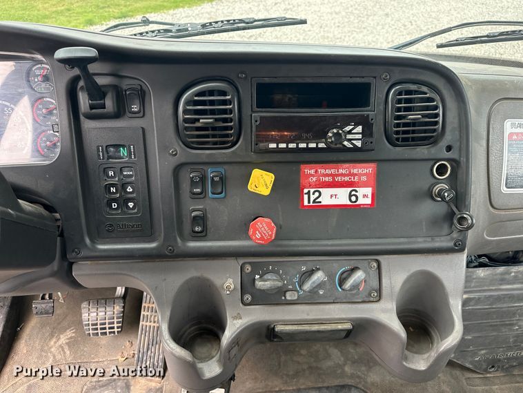 image for item EJ4450 2015 Freightliner  Business Class M2 bucket truck