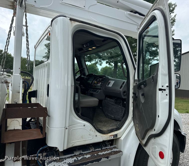 image for item EJ4450 2015 Freightliner  Business Class M2 bucket truck