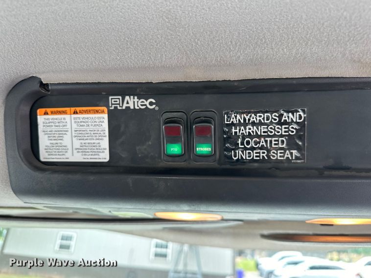 image for item EJ4450 2015 Freightliner  Business Class M2 bucket truck