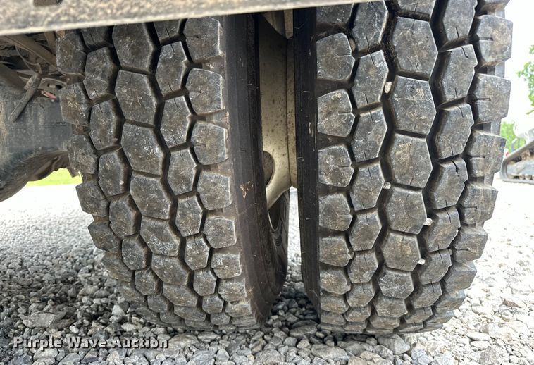 image for item EJ4450 2015 Freightliner  Business Class M2 bucket truck