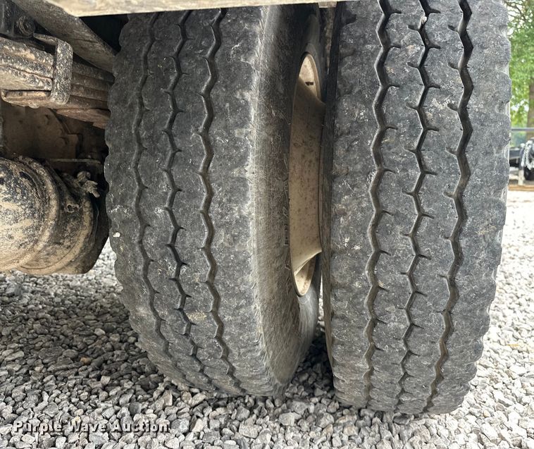 image for item EJ4450 2015 Freightliner  Business Class M2 bucket truck