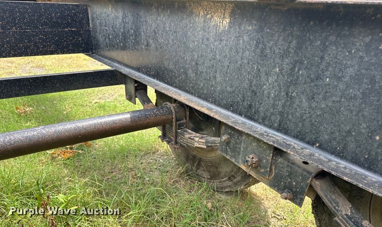 image for item EJ4451 2018 Road Boss pipe trailer