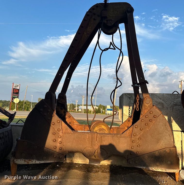 image for item EJ4457 Clamshell bucket 