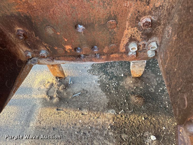 image for item EJ4457 Clamshell bucket 