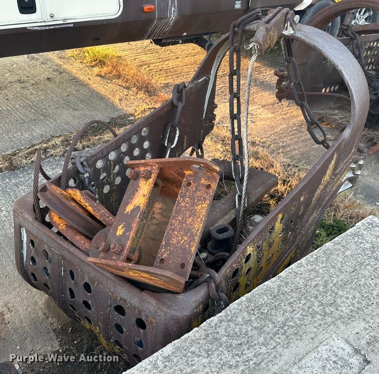 image for item EJ4458 Dragline bucket