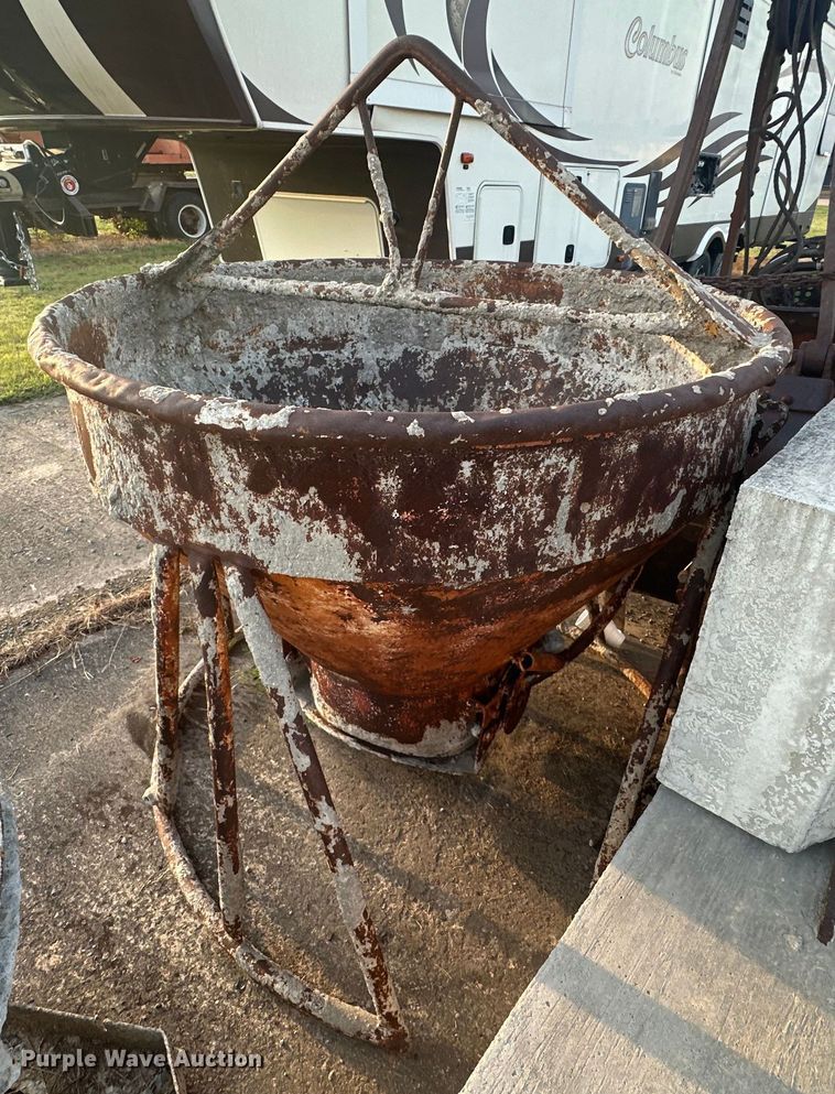 image for item EJ4460 Concrete bucket 