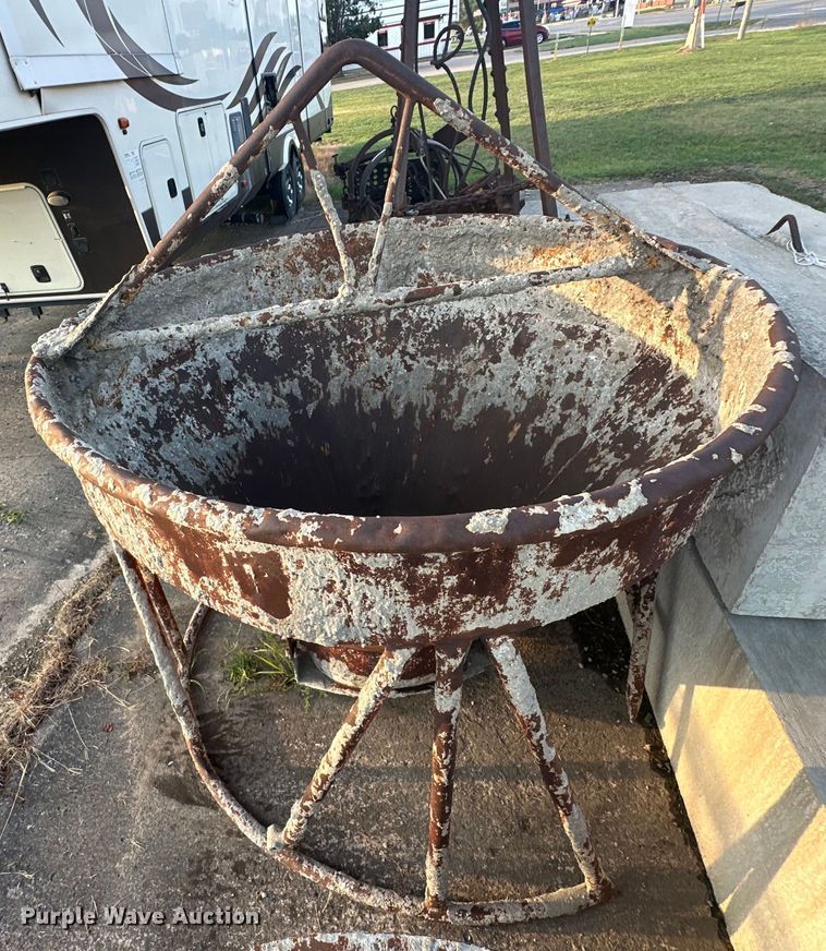 image for item EJ4460 Concrete bucket 
