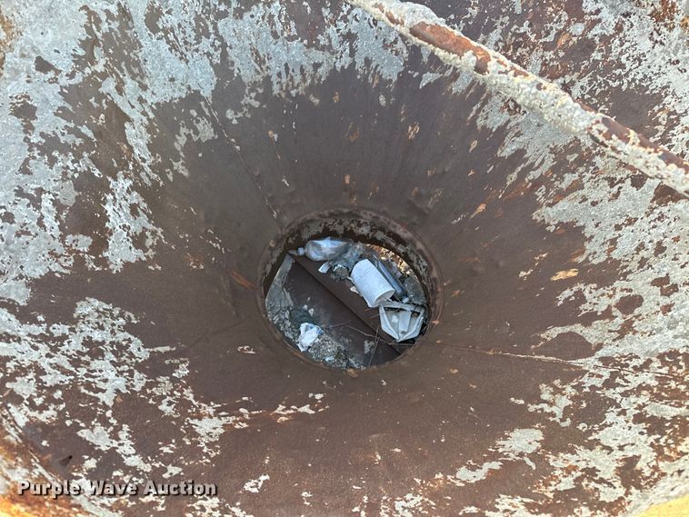 image for item EJ4460 Concrete bucket 