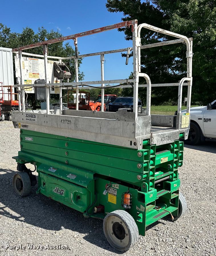 image for item EJ4467 2012 JLG 3246 ES scissor lift