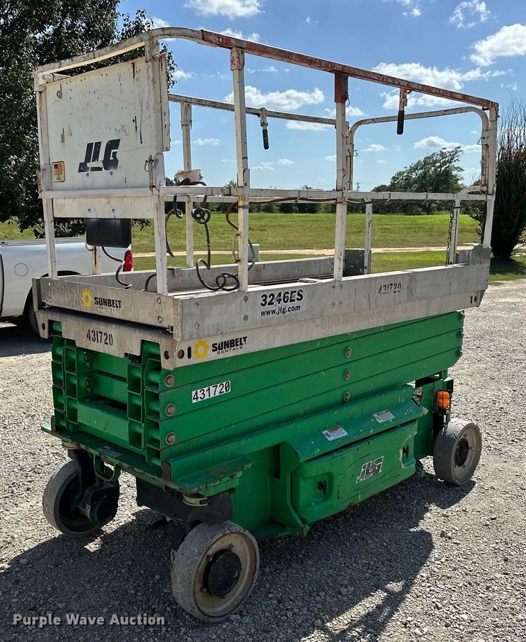 image for item EJ4467 2012 JLG 3246 ES scissor lift