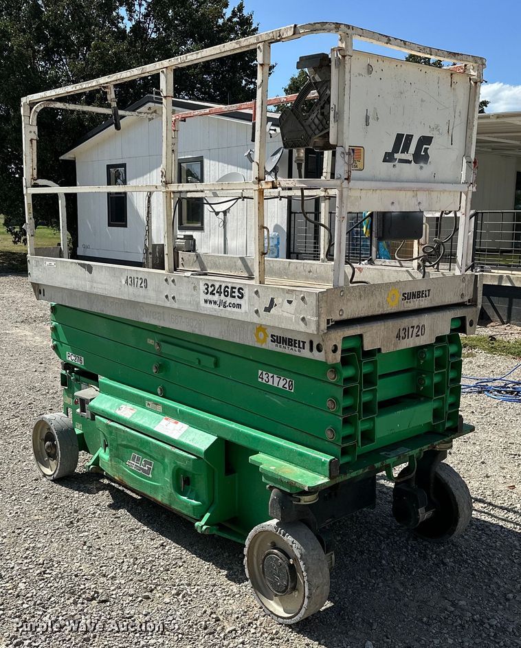 image for item EJ4467 2012 JLG 3246 ES scissor lift