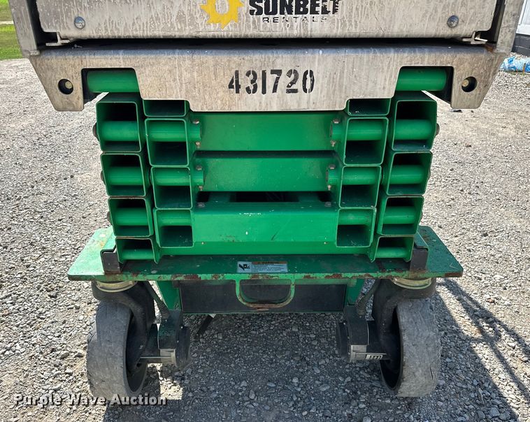 image for item EJ4467 2012 JLG 3246 ES scissor lift