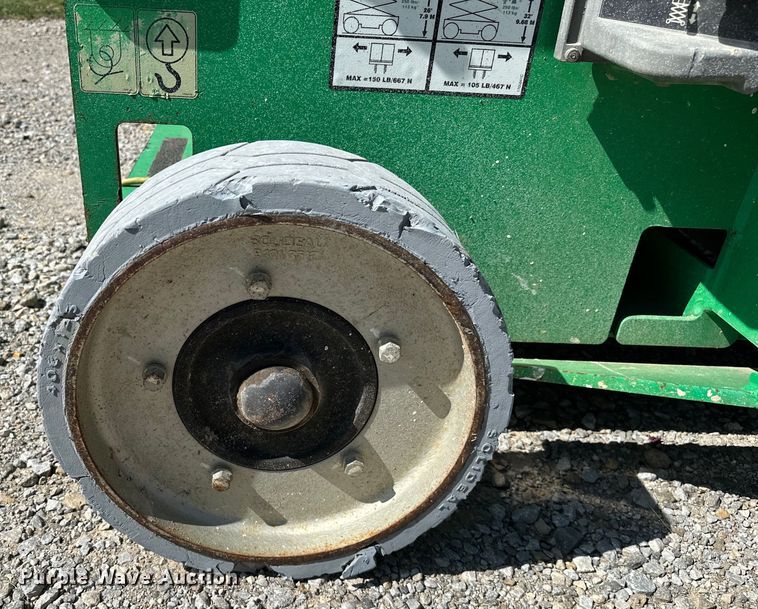 image for item EJ4467 2012 JLG 3246 ES scissor lift