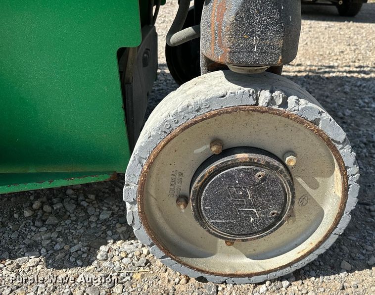 image for item EJ4467 2012 JLG 3246 ES scissor lift