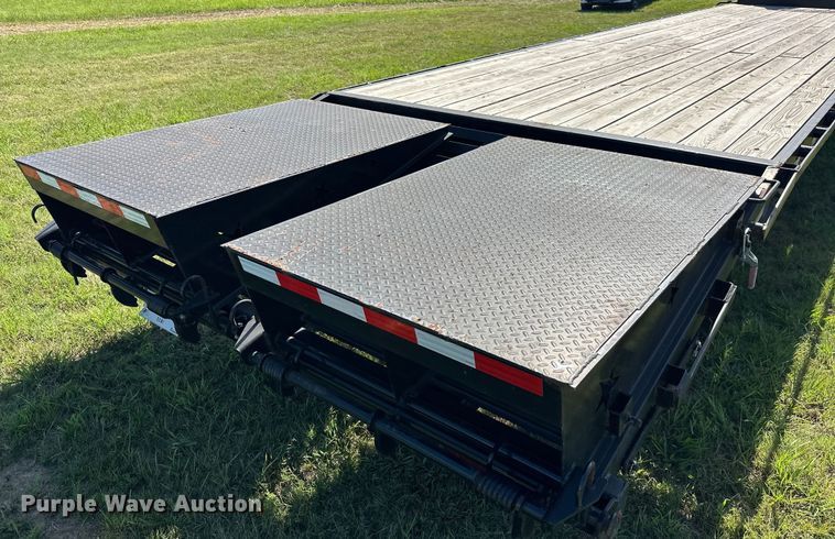 image for item EJ4468 2022 J&J Trailer Star Deck Over  equipment trailer