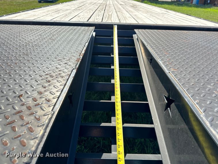 image for item EJ4468 2022 J&J Trailer Star Deck Over  equipment trailer