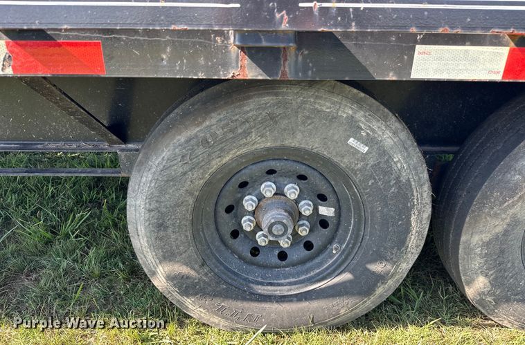 image for item EJ4468 2022 J&J Trailer Star Deck Over  equipment trailer