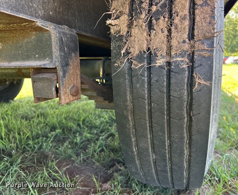 image for item EJ4468 2022 J&J Trailer Star Deck Over  equipment trailer