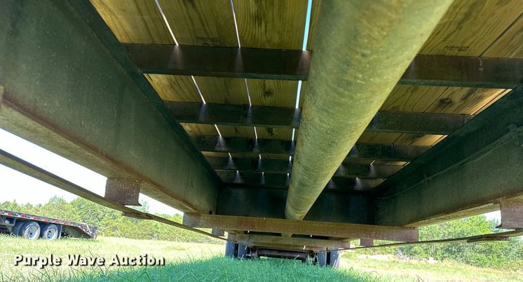 image for item EJ4470 2022 J&J Trailer Star Deck Over equipment trailer