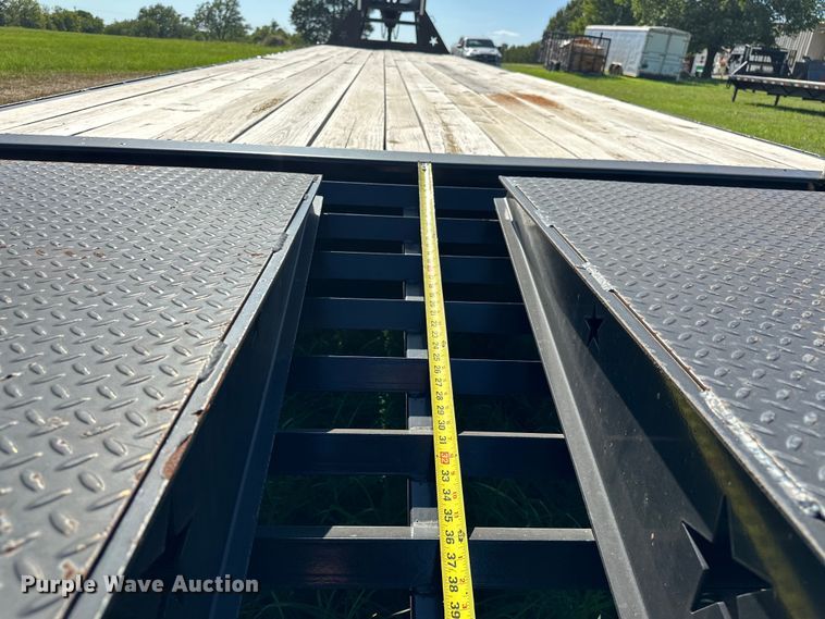 image for item EJ4470 2022 J&J Trailer Star Deck Over equipment trailer