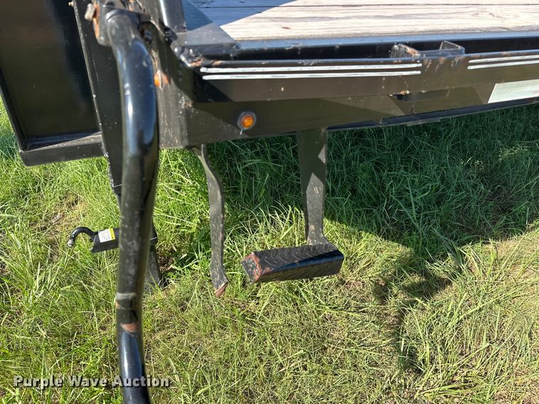 image for item EJ4470 2022 J&J Trailer Star Deck Over equipment trailer