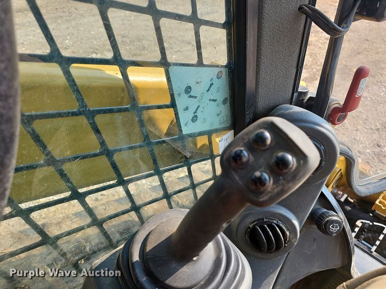 image for item EJ5765 2019 Caterpillar  289D tracked skid steer loader