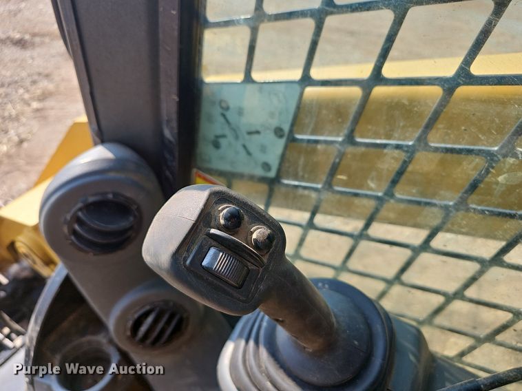 image for item EJ5765 2019 Caterpillar  289D tracked skid steer loader