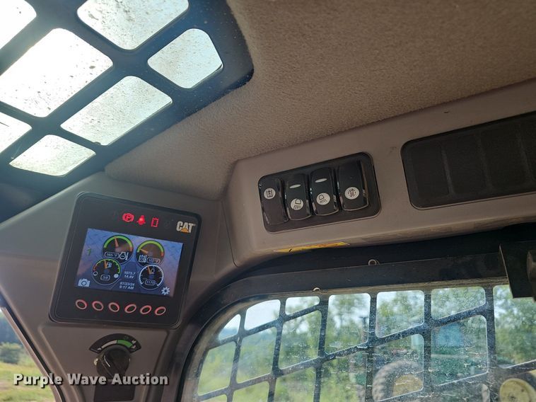 image for item EJ5765 2019 Caterpillar  289D tracked skid steer loader