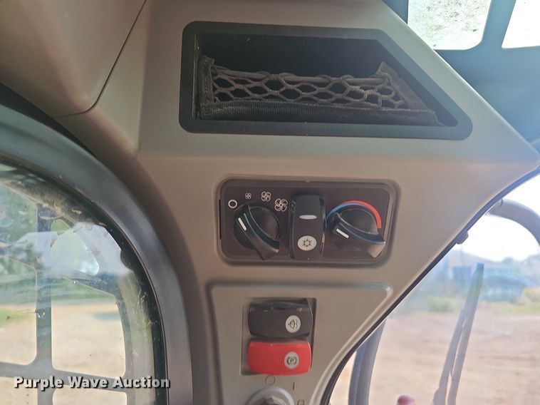 image for item EJ5765 2019 Caterpillar  289D tracked skid steer loader