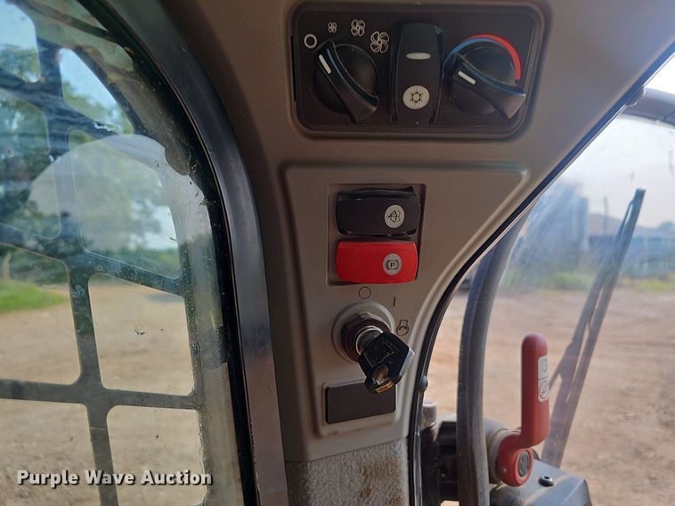 image for item EJ5765 2019 Caterpillar  289D tracked skid steer loader